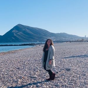 Meet your Posher, Casey